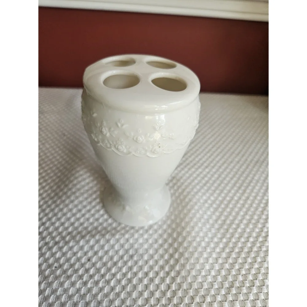 Simply Shabby Chic Ivory Porcelain Toothbrush Holder Floral Lace Embossed Vanity